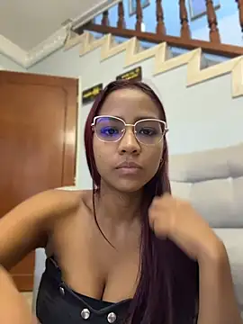 LucyLeah online show from 4, 6, 2026
