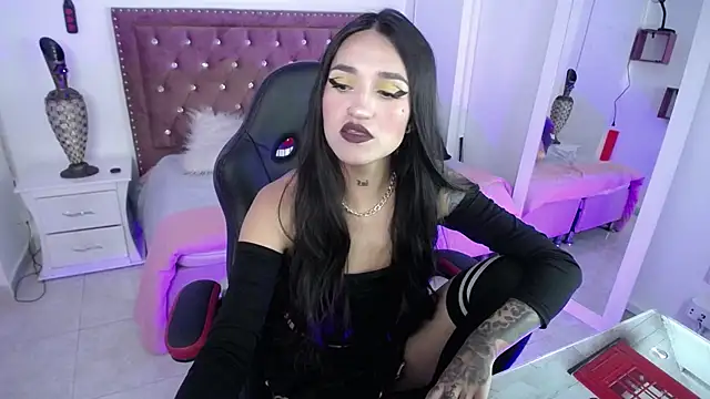 amelierouss online show from 3, 2, 2025