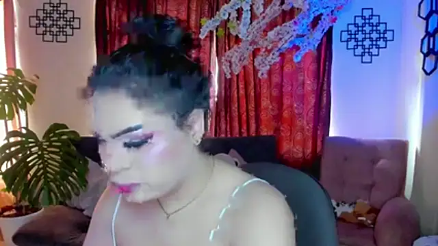 Snapshot of linda_zaam83866 chatting on 18, 6, 2026 linda zaam83866 online show from 18, 6, 2026