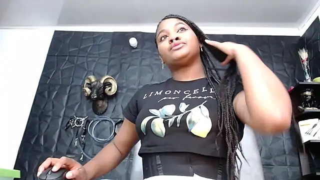 Snapshot of Hanna_Fox_69 chatting on 15, 2, 2026 Hanna Fox 69 online show from 15, 2, 2026