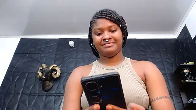 Snapshot of Hanna_Fox_69 chatting on 23, 10, 2025 Hanna Fox 69 online show from 23, 10, 2025