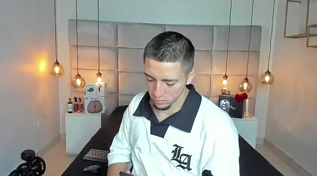 Snapshot of King_Dante_ chatting on 25, 2, 2025 King Dante online show from 25, 2, 2025