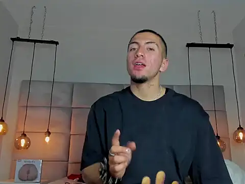 Snapshot of King_Dante_ chatting on 5, 3, 2025 King Dante online show from 5, 3, 2025