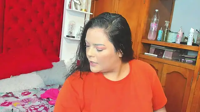 larafoxter online show from 2, 4, 2026