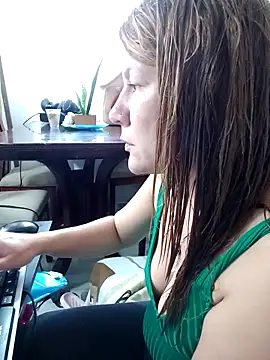 Snapshot of Skylar-Vox- chatting on 10, 10, 2025 Skylar-Vox- online show from 10, 10, 2025