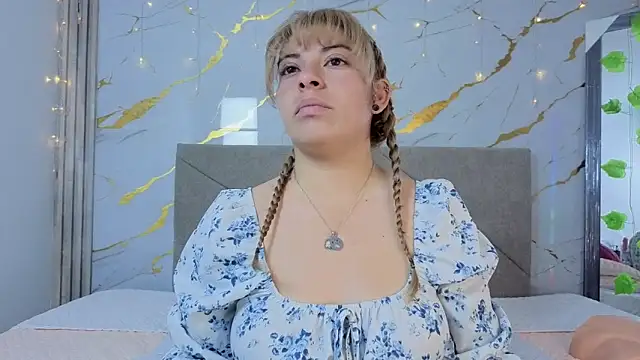 Snapshot of agatha_97_ chatting on 15, 10, 2025 agatha 97 online show from 15, 10, 2025