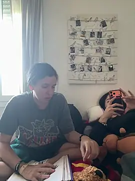daniniescobarr online show from 5, 4, 2026