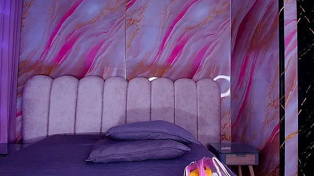 mia stanfort online show from 25, 3, 2026