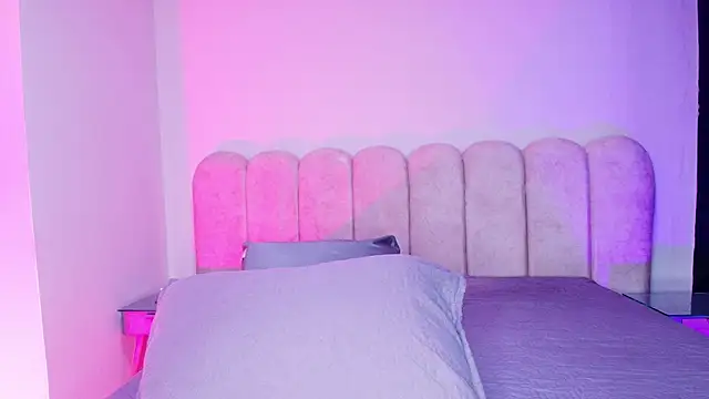 mia stanfort online show from 22, 12, 2025