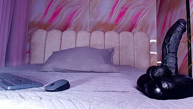 mia stanfort online show from 19, 3, 2026