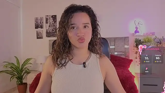 Snapshot of emilyrouxe chatting on 30, 5, 2026 emilyrouxe online show from 30, 5, 2026