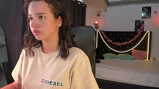 emilyrouxe online show from 2, 3, 2025