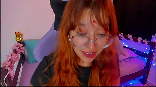 Snapshot of _Moon_Johnson chatting on 30, 10, 2025  Moon Johnson online show from 30, 10, 2025