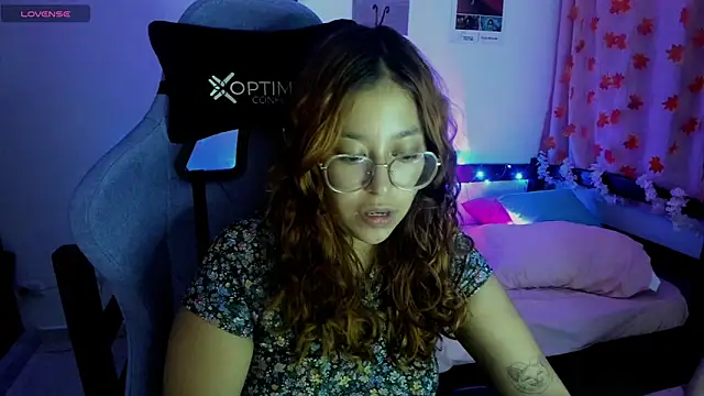 Snapshot of _Moon_Johnson chatting on 19, 3, 2025  Moon Johnson online show from 19, 3, 2025