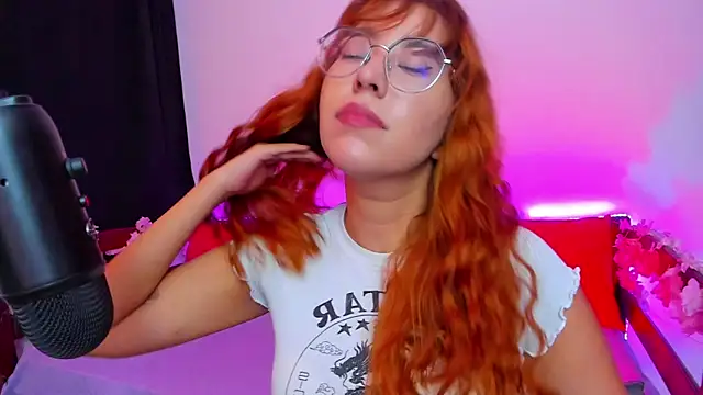 Snapshot of _Moon_Johnson chatting on 15, 9, 2025  Moon Johnson online show from 15, 9, 2025