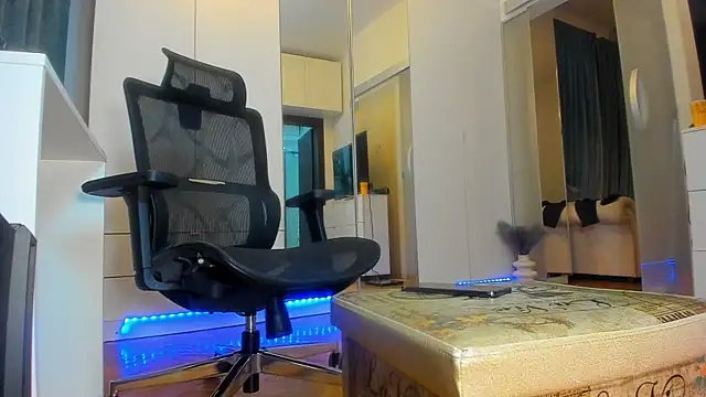 Snapshot of welcometo_hell chatting on 10, 10, 2025 welcometo hell online show from 10, 10, 2025