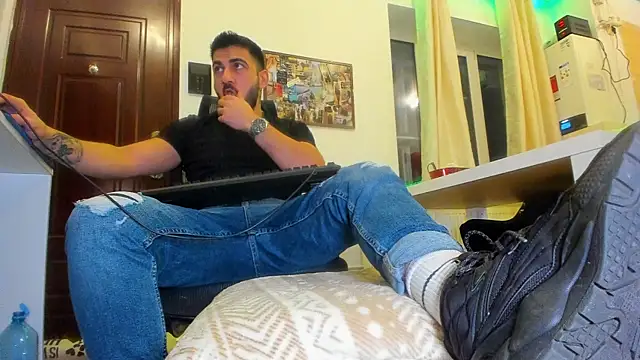 Snapshot of welcometo_hell chatting on 21, 11, 2025 welcometo hell online show from 21, 11, 2025