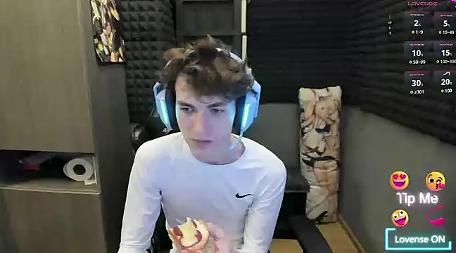 Snapshot of bambelbye chatting on 21, 12, 2024 bambelbye online show from 21, 12, 2024