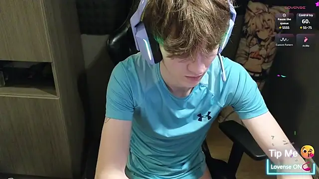 Snapshot of bambelbye chatting on 2, 2, 2025 bambelbye online show from 2, 2, 2025