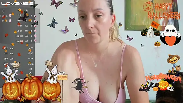 Snapshot of sweetsquirrel91 chatting on 10, 10, 2025 sweetsquirrel91 online show from 10, 10, 2025