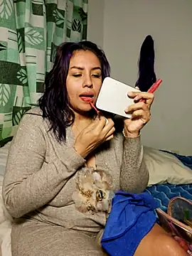 Viiooleetaas online show from 5, 3, 2025