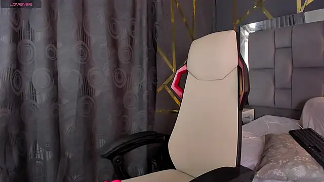 AliceSteel12 online show from 9, 10, 2025