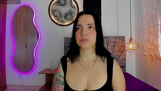 Snapshot of tatiana_sc chatting on 8, 10, 2025 tatiana sc online show from 8, 10, 2025