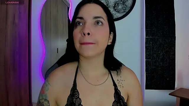 Snapshot of tatiana_sc chatting on 3, 10, 2025 tatiana sc online show from 3, 10, 2025