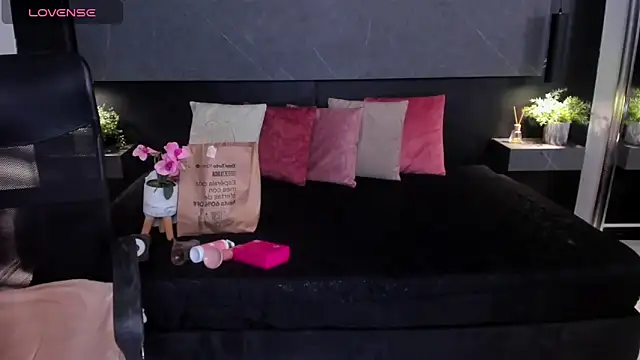 Danielacossio online show from 11, 2, 2026