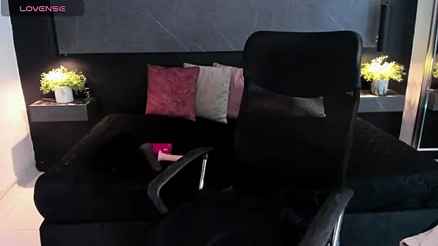 Danielacossio online show from 6, 2, 2026