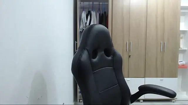 RoxanaLove9 online show from 21, 4, 2026