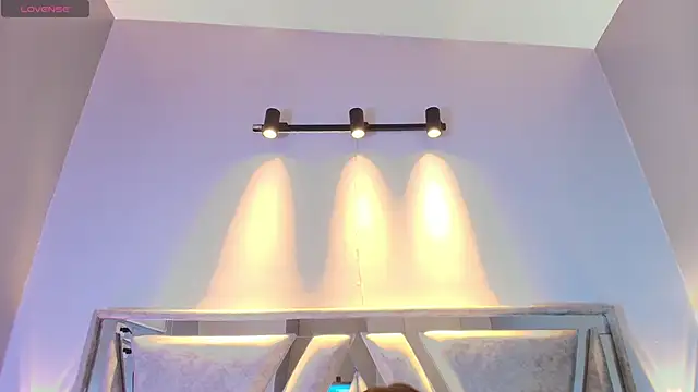 Annie9  online show from 17, 10, 2025