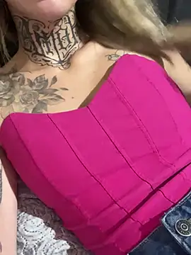 hotskinny1 online show from 17, 3, 2025