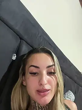 hotskinny1 online show from 21, 3, 2025