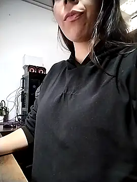 Lucianaferro  online show from 1, 5, 2026