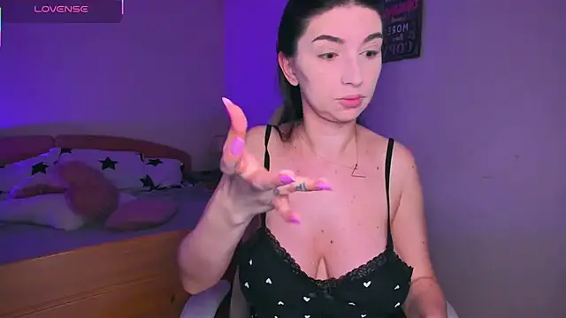 AdellaLoveX online show from 24, 6, 2026