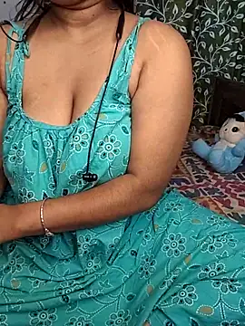 Hottyalia online show from 10, 10, 2025