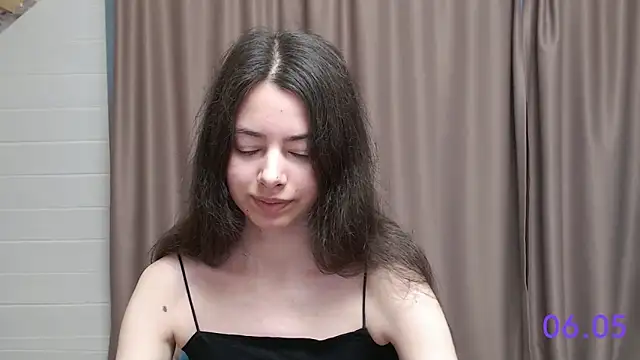 Snapshot of sweet_sweet_angel chatting on 6, 5, 2026 sweet sweet angel online show from 6, 5, 2026