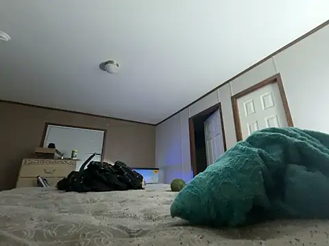 Snapshot of IvanaPlenty chatting on 9, 10, 2025 IvanaPlenty online show from 9, 10, 2025