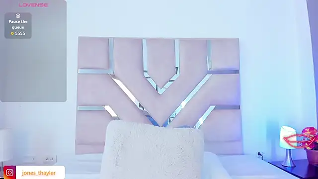 Thayler jones online show from 31, 3, 2026