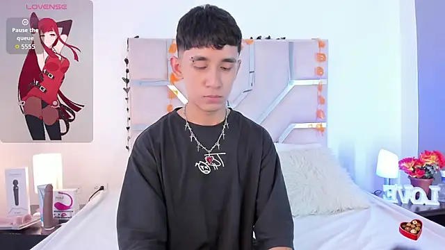 Thayler jones online show from 4, 11, 2025