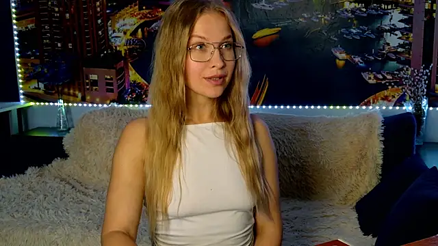 Snapshot of pusyavykusya chatting on 7, 10, 2025 pusyavykusya online show from 7, 10, 2025