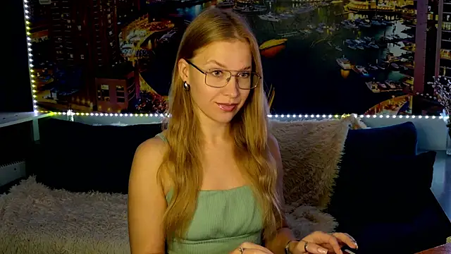 Snapshot of pusyavykusya chatting on 6, 11, 2025 pusyavykusya online show from 6, 11, 2025