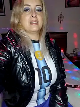 Snapshot of DesireSatler chatting on 4, 7, 2026 DesireSatler online show from 4, 7, 2026