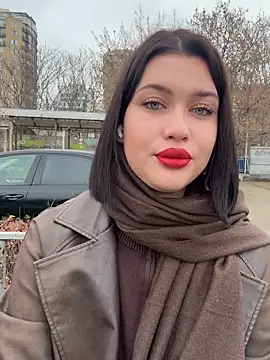 KikiWatson online show from 4, 12, 2025