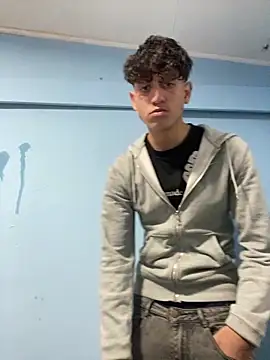 LatinBoysxxx online show from 17, 5, 2026