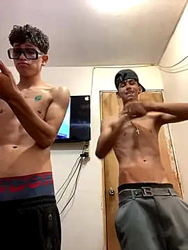 Snapshot of LatinBoysxxx chatting on 6, 12, 2024 LatinBoysxxx online show from 6, 12, 2024