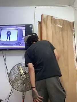 Snapshot of LatinBoysxxx chatting on 15, 2, 2025 LatinBoysxxx online show from 15, 2, 2025