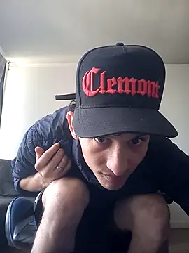 Snapshot of LatinBoysxxx chatting on 5, 12, 2024 LatinBoysxxx online show from 5, 12, 2024