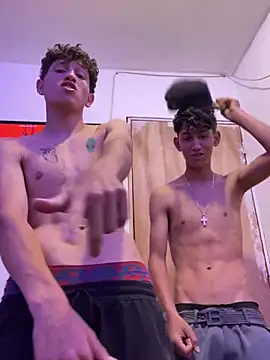 Snapshot of LatinBoysxxx chatting on 5, 12, 2024 LatinBoysxxx online show from 5, 12, 2024